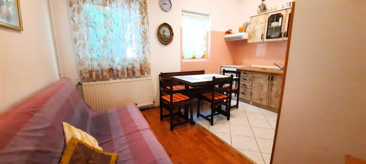 Apartmani Iskra Krk Town Exterior foto