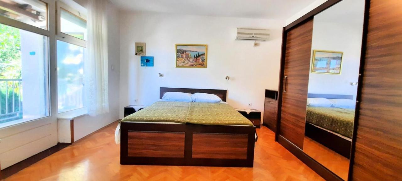 Apartmani Iskra Krk Town Exterior foto