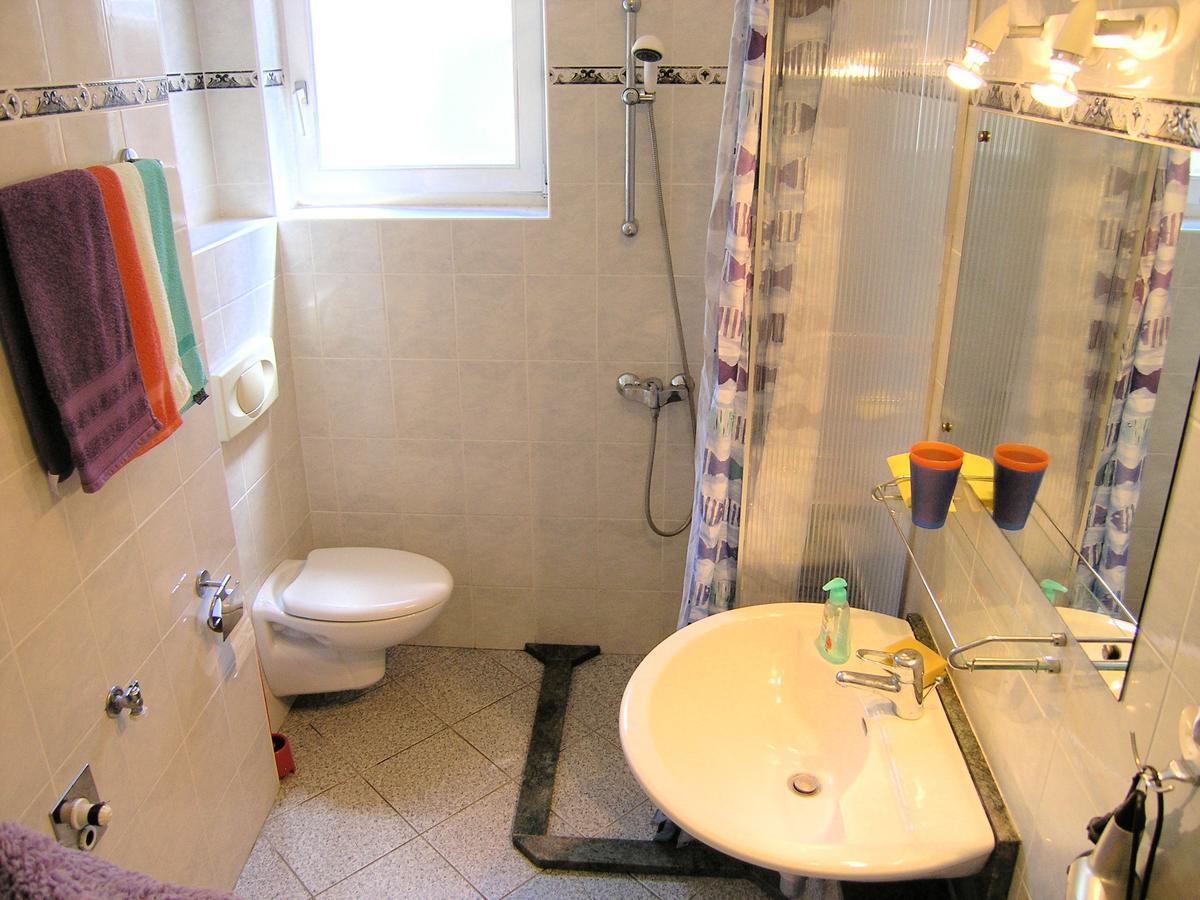 Apartmani Iskra Krk Town Exterior foto