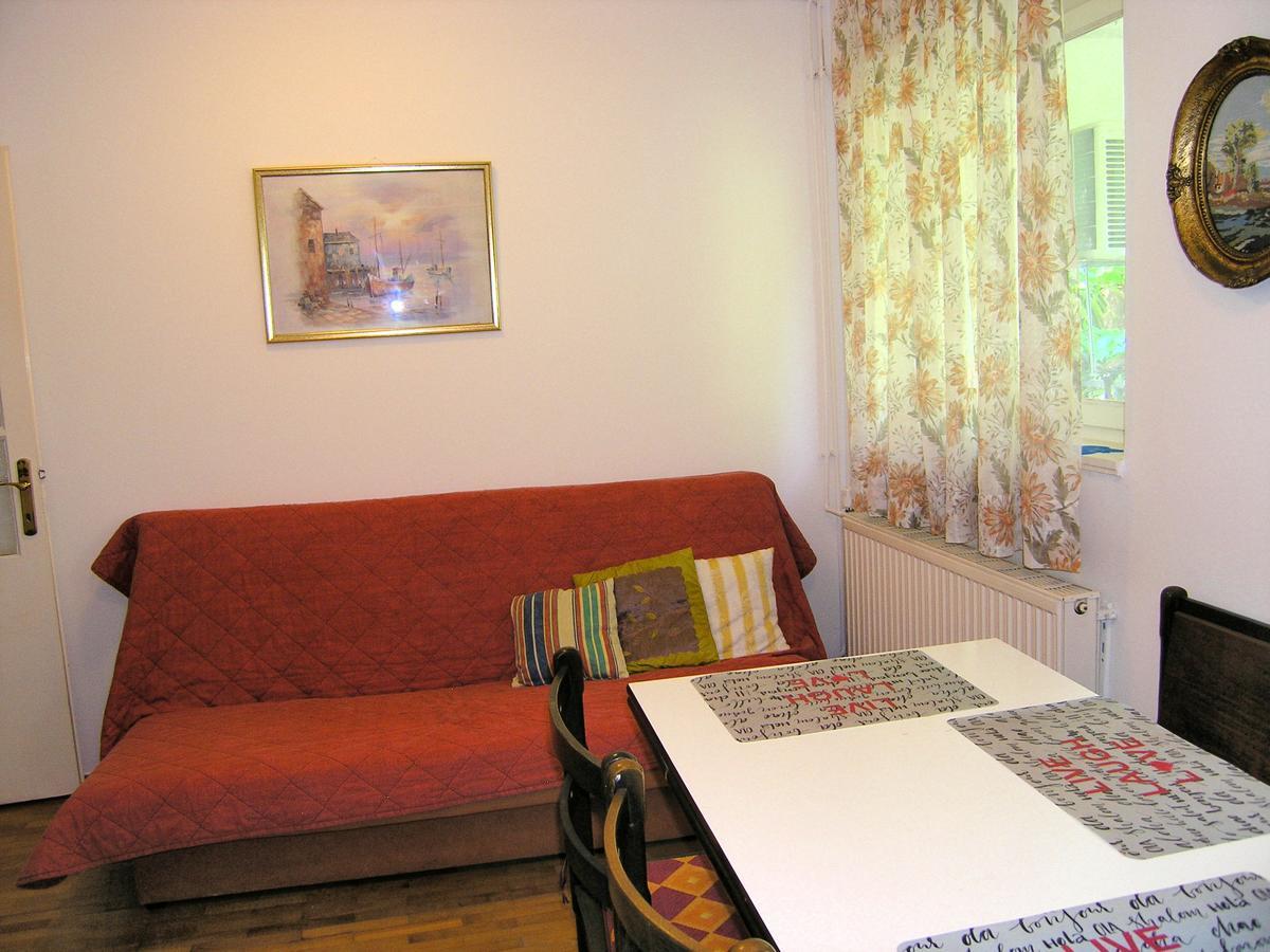Apartmani Iskra Krk Town Exterior foto